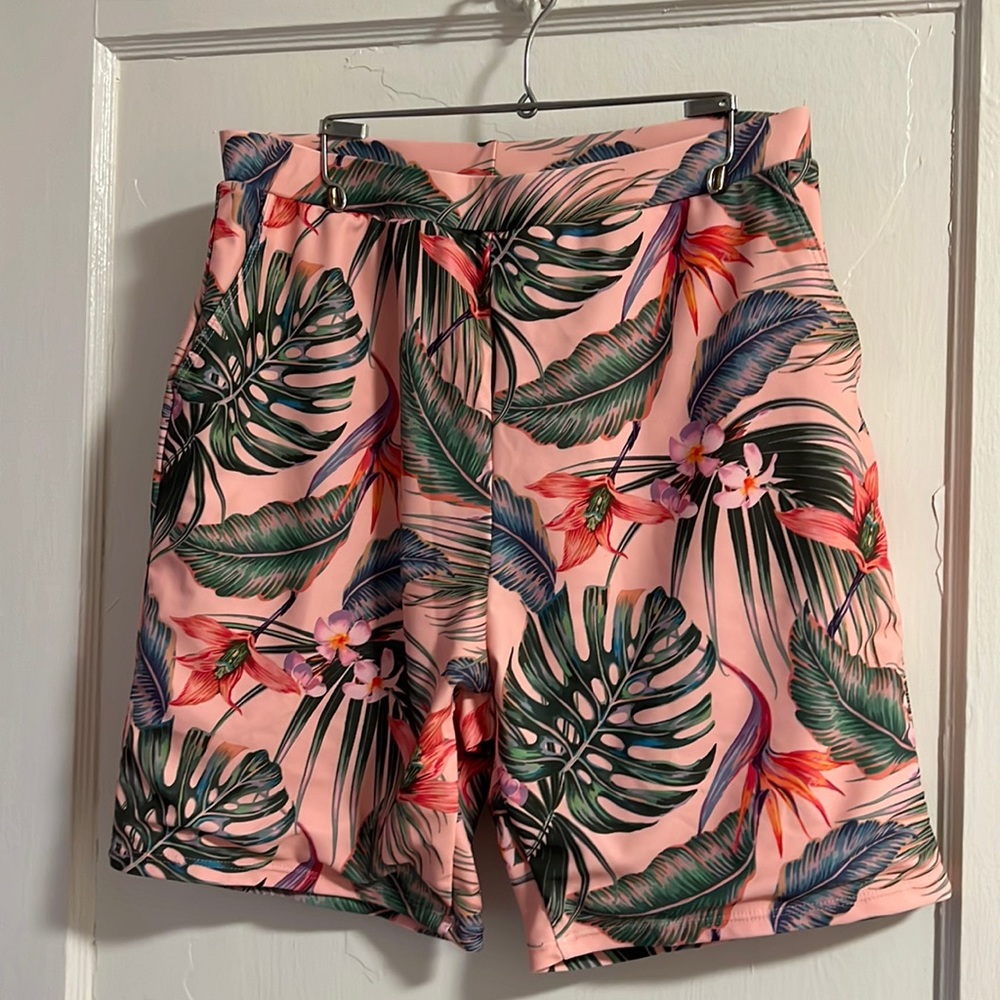 Men’s PatPat Pink Tropical Shorts Medium